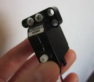 Servo attached to LEGO Technic beam