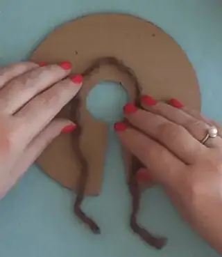 The center yarn