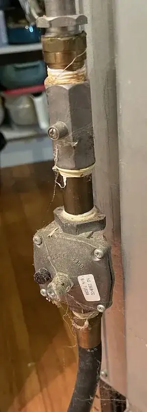 Connection at stove