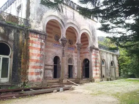 Abandoned arabic building