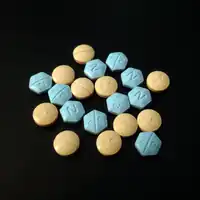 A mixture of 20&nbsp;mg and 10&nbsp;mg propranolol tablets