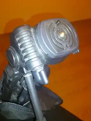 tripod's head