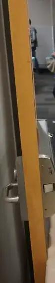 Straight door