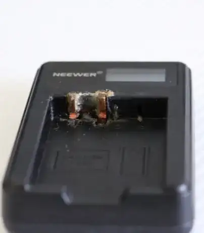 Neweer charger mod for Canon LP-E17 battery