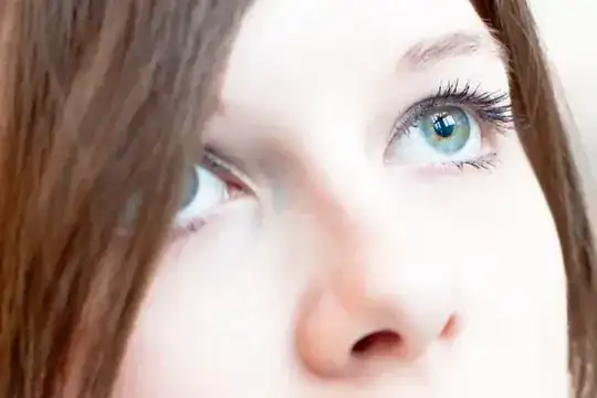 100% Crop example of a catchlight