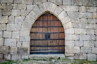 castle gate 4