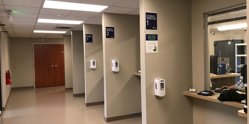 Hallway with dosing windows.