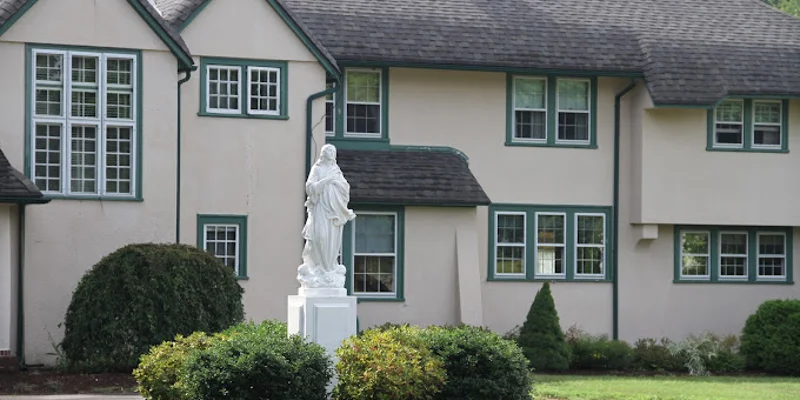 Mclean Ambulatory And Residential Treatment Center At Naukeag Petersham Front