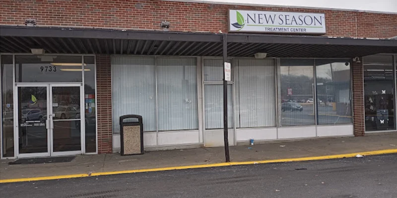 New Season St. Louis Metro Treatment Center entrance, with signage.