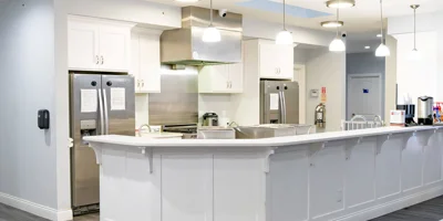Boca Recovery Center Bloomington kitchen