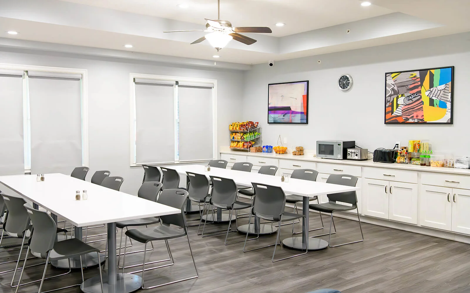 Boca Recovery Center Bloomington dining area