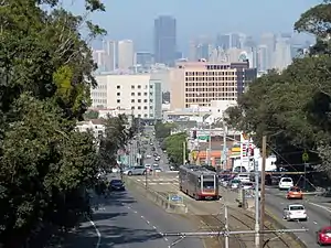 An inbound train at San Jose and Randall station, 2019