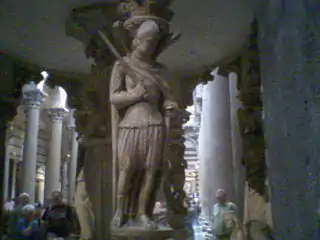 Atlante con Arcángel