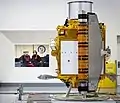 Nave espacial DART con LICIACube sobresaliendo en el centro izquierdo