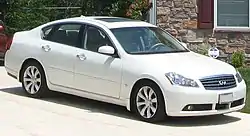 Infiniti M de segundageneración con carrocería cupé