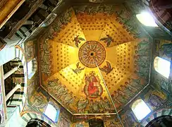 Cúpula de la Capilla palatina de Aquisgrán. El mosaico sufrió una restauración muy intervencionista en el siglo&nbsp;XIX.