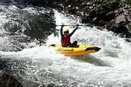Descenso en kayak hinchable.