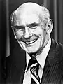 Senador Alan Cranston de California
