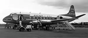 Un Vickers Viscount de ANA-Ansett en el aeropuerto int. de Adelaida (primera mitad de la década de 1960)