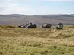 "Forma, brillo, sombra" hace que estos vehículos militares 'camuflados' sean fácilmente visibles.