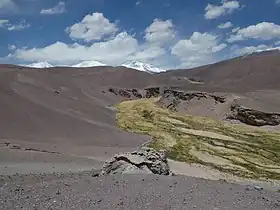 Arriba las tres cumbres del Nevado Tres Cruces.