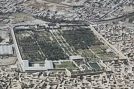 Vista de los jardines desde la cima de una montaña en 2009.