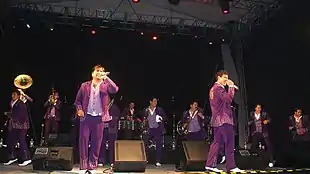 Poncho Lizárraga Equipo Yuri (2014)