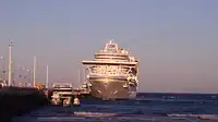 Crucero en el muelle.