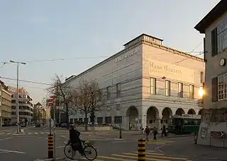 Museo de Arte de Basilea; pinturas y dibujos de artistas del Alto Rin entre los siglos XIV y XVI, arte de los siglos XIX y XX.