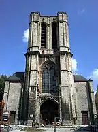 La torre de la iglesia San Miguel de Gante, inacabada, planeada para alcanzar 132&nbsp;m