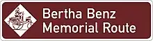 Letrero oficial de la ruta de Bertha Benz en conmemoración del primer trayecto largo recorrido en automóvil desde Mannheim hasta Pforzheim en 1888 (104 km).