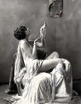 Billie Dove, chica Ziegfeld.
