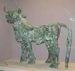 Figura de toro en bronce procedente del templo de Ninhursag en Tell al-Ubaid (c. 2500&nbsp;a.&nbsp;C.)