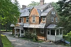 Bruce Price Cottage, Tuxedo Park, New York (terminado en 1897).
