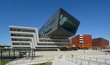 Biblioteca y Centro de Aprendizaje de la Universidad de Viena (Viena, Austria), 2008, por Zaha Hadid