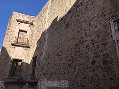 Parte derecha de la Casa Borda.