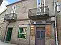 Casa del siglo&nbsp;XVII con el escudo de los Moscoso y de los Mendoza