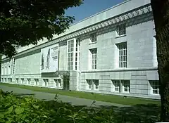 El Centro Canadiense de Arquitectura, visto desde la calle Baile