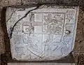 Escudo de armas de Philibert de Naillac como Gran Maestre (r. 1396-1421), desde su torre en el puerto de Rodas (principios del siglo&nbsp;XV).
