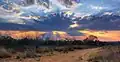 Rayos crepusculares, tomados cerca del Parque Nacional Waterberg, Namibia.