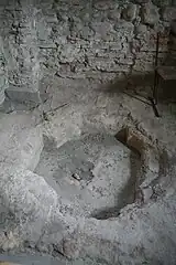 Pila bautismal antes de la reconstrucción