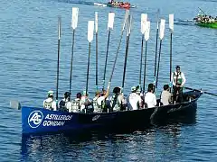 Deporte de remo con traineras.