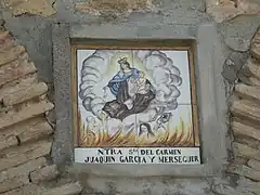 Cerámica dedicada a la Virgen del Carmen