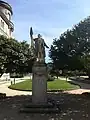El monumento en los jardines de Colón