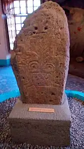 Estela del periodo preclásico Mesoamericano.