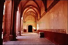 Deambulatorio del claustro bajo