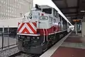 Un tren TRE en la estación en 2016.