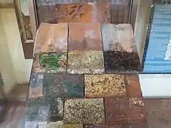 Antiguas tejas del museo de los  hospices de Beaune