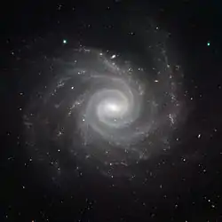 Imagen en color gris de NGC 1232.