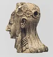 Cabeza femenina, probablemente de una estatuilla, estilo sirio del norte